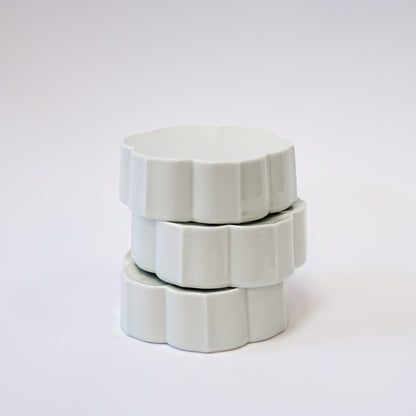 Flachteller in Blumenform
